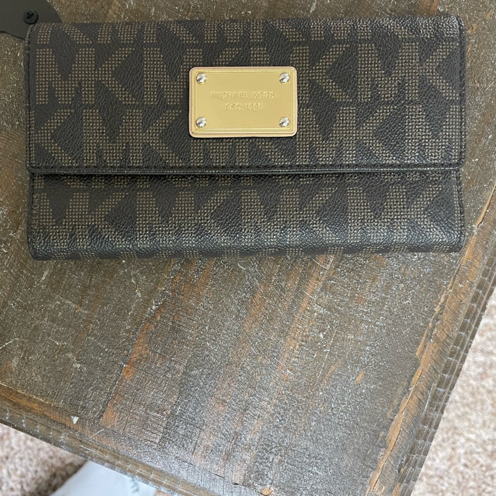 Micheal Kors Brown Wallet